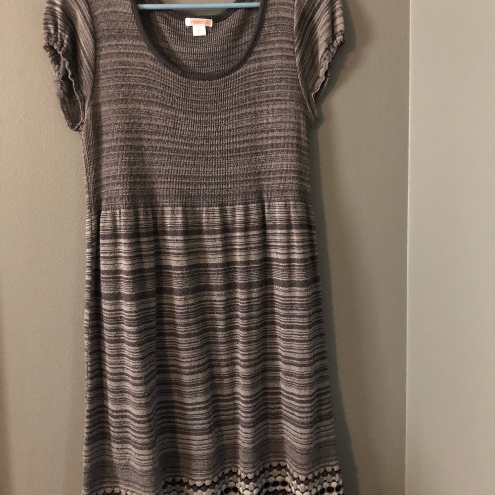 Short gray dress